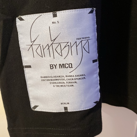 Authentic beautifully patterned t shirt - Picture 2 of 6